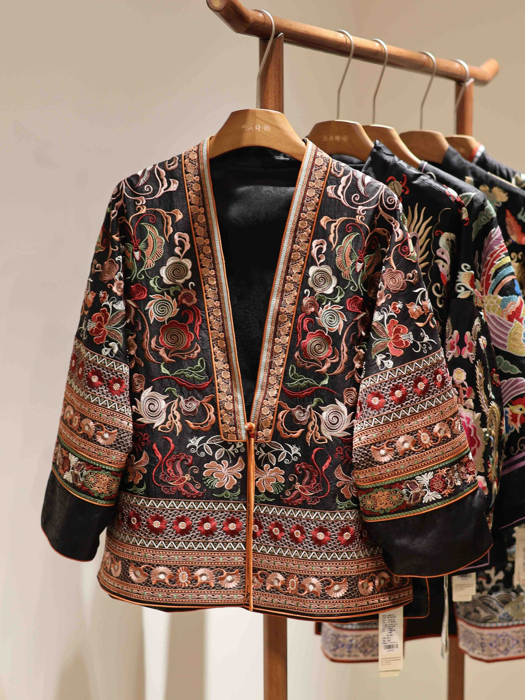 Floral Heavy Embroidery Xiangyunsha Silk Coat