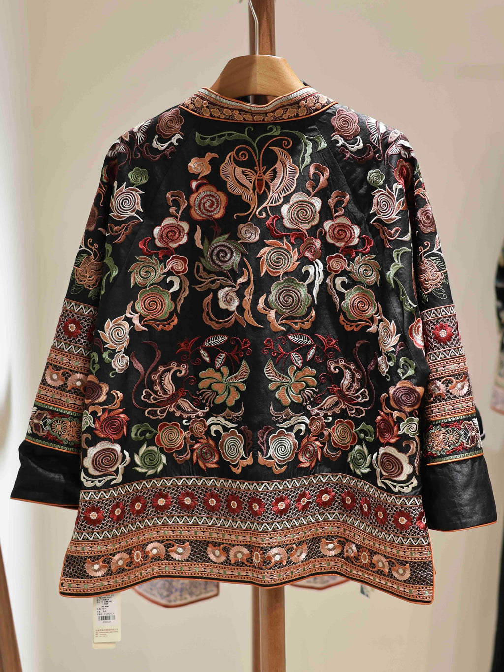 Floral Heavy Embroidery Xiangyunsha Silk Coat