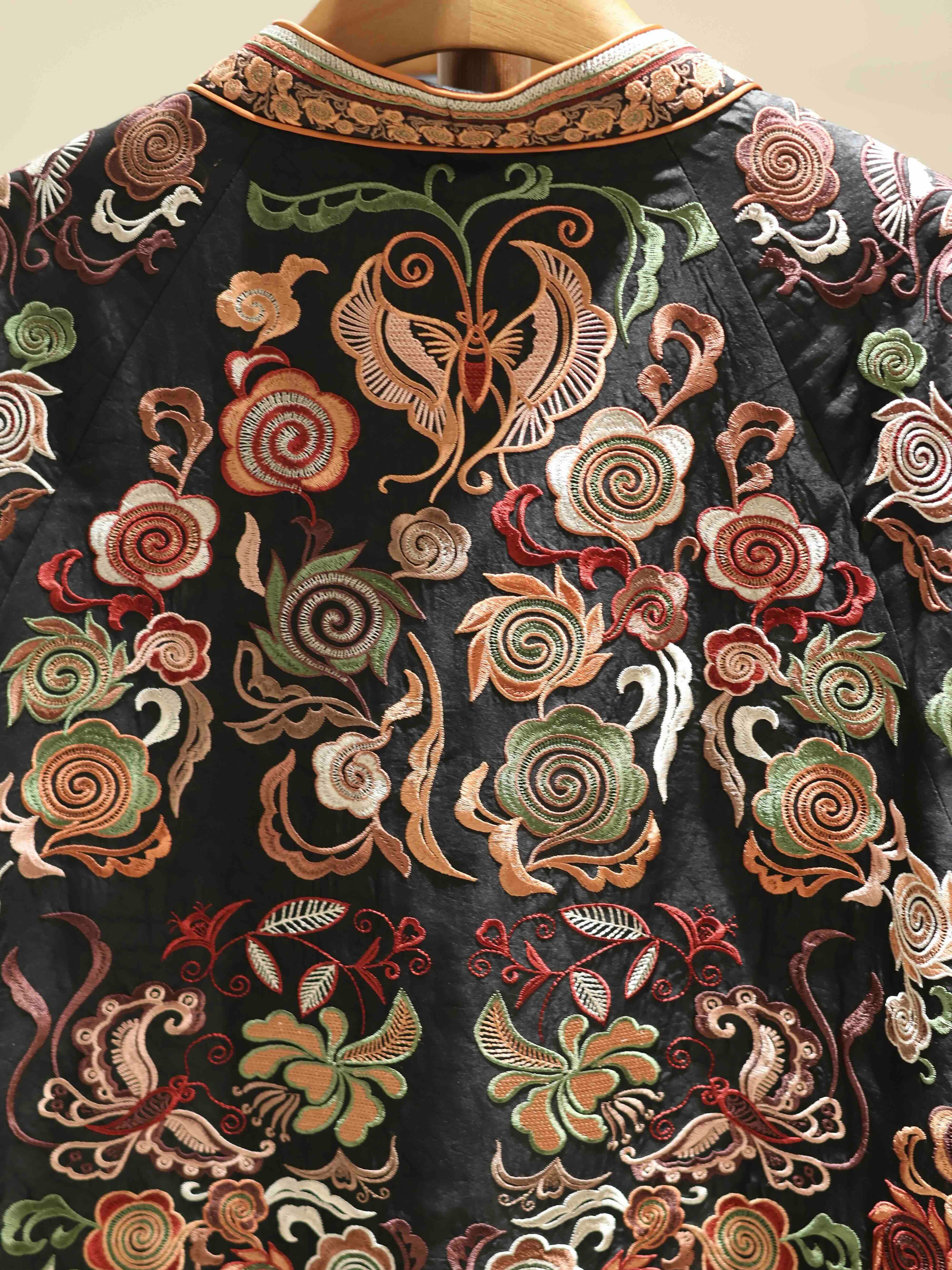 Floral Heavy Embroidery Xiangyunsha Silk Coat