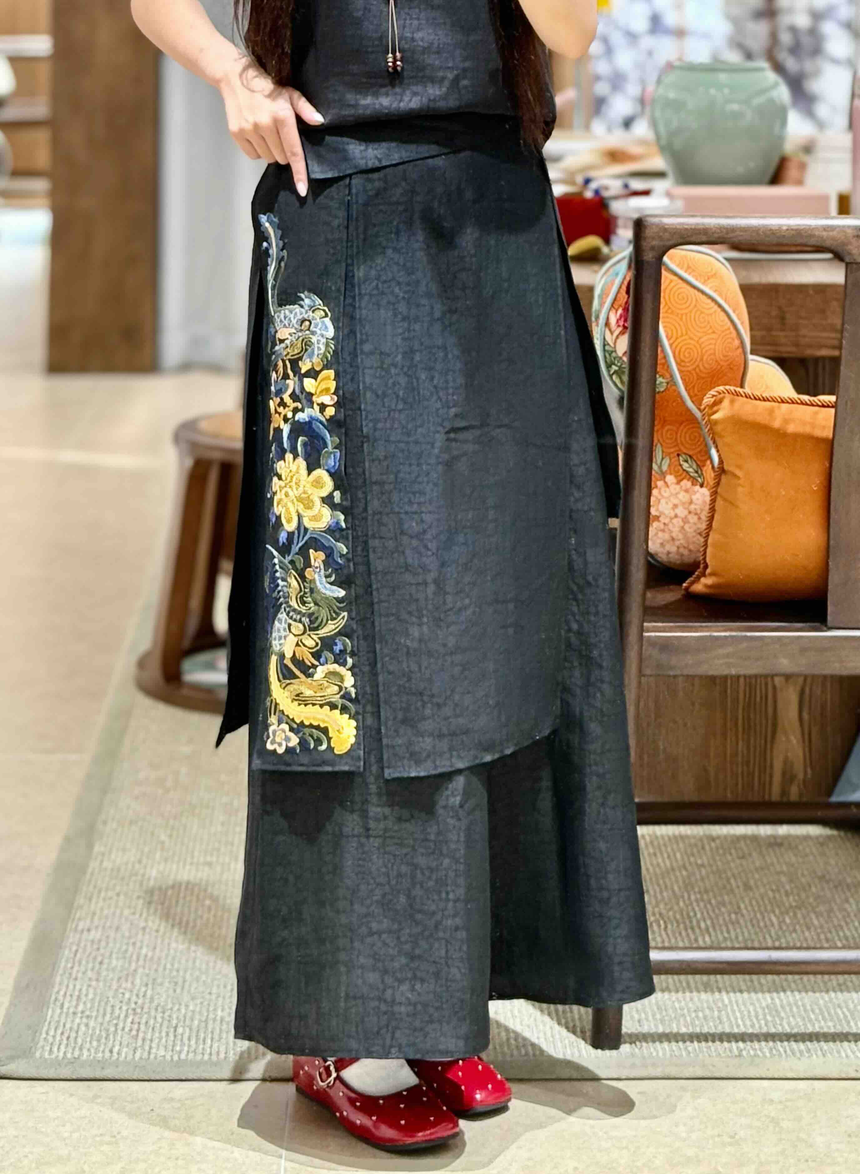 Exclusive Designer Collection, Floral Embroidery, Xiangyunsha Silk Pants