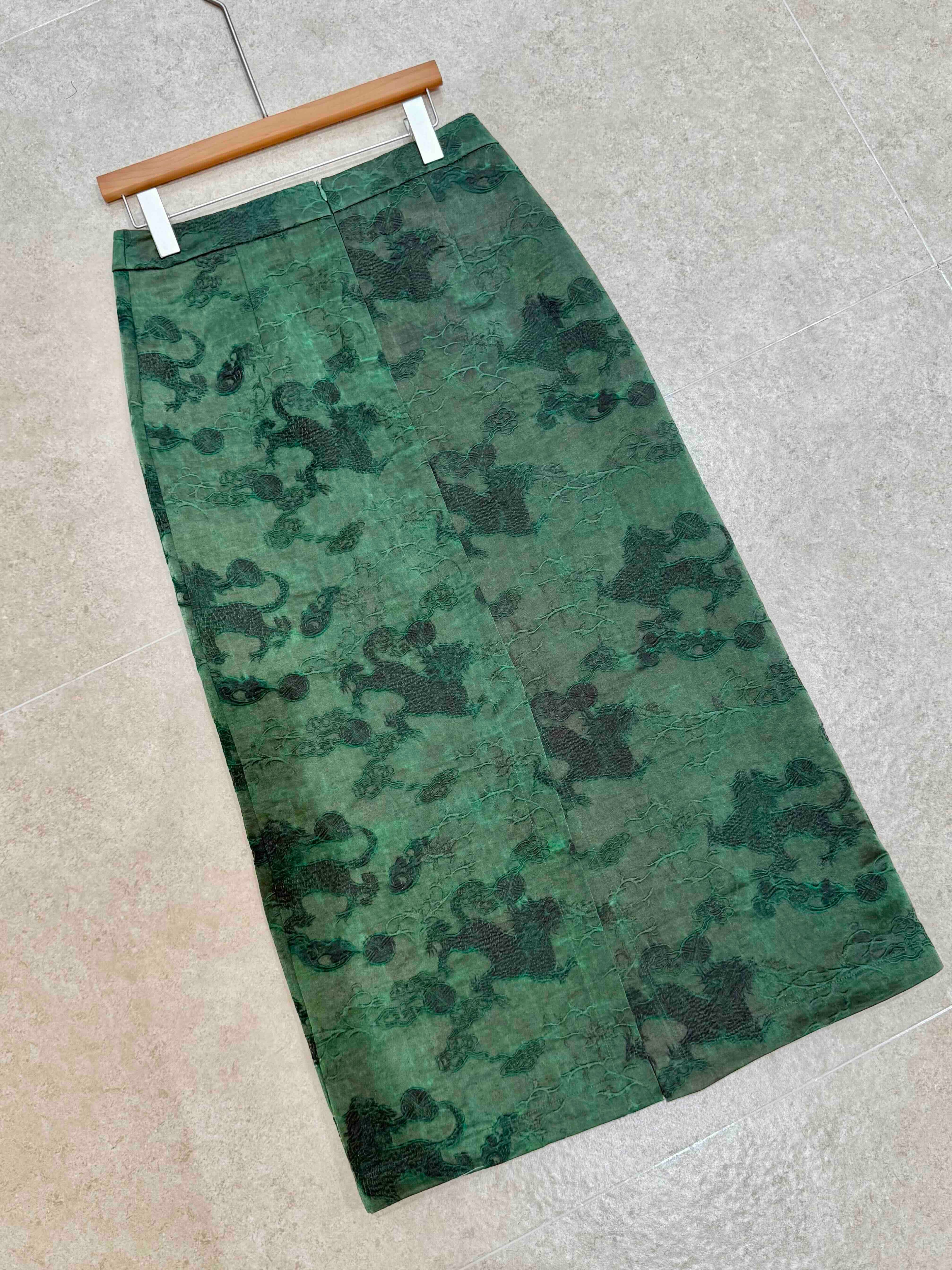 Xiangyunsha Silk Skirt